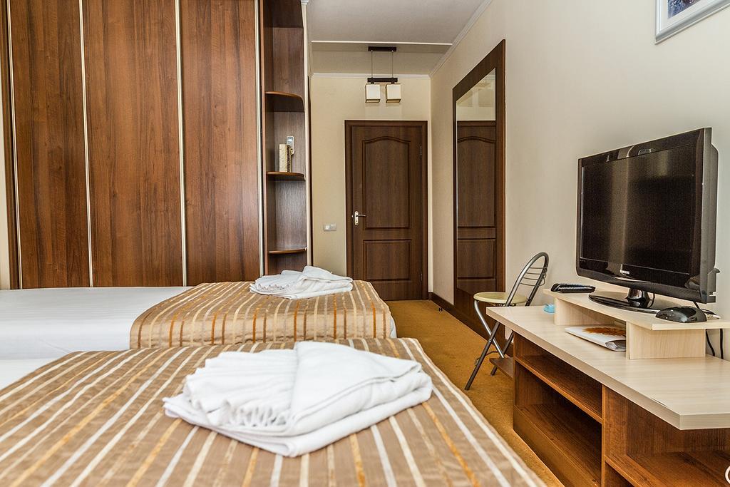 7 Sky Hotel Klinicheskaya Street Kiev Ngoại thất bức ảnh